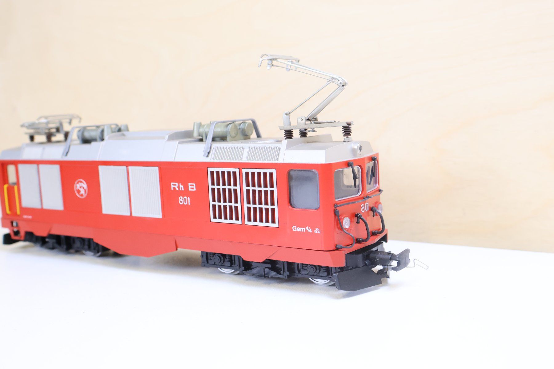 Fama Modellini di ferrovie: FAMA Alpenbahn RhB 9560 Gem 4/4 E-Lok - 0m – Usato da Winterthur venduto da Monstera 7