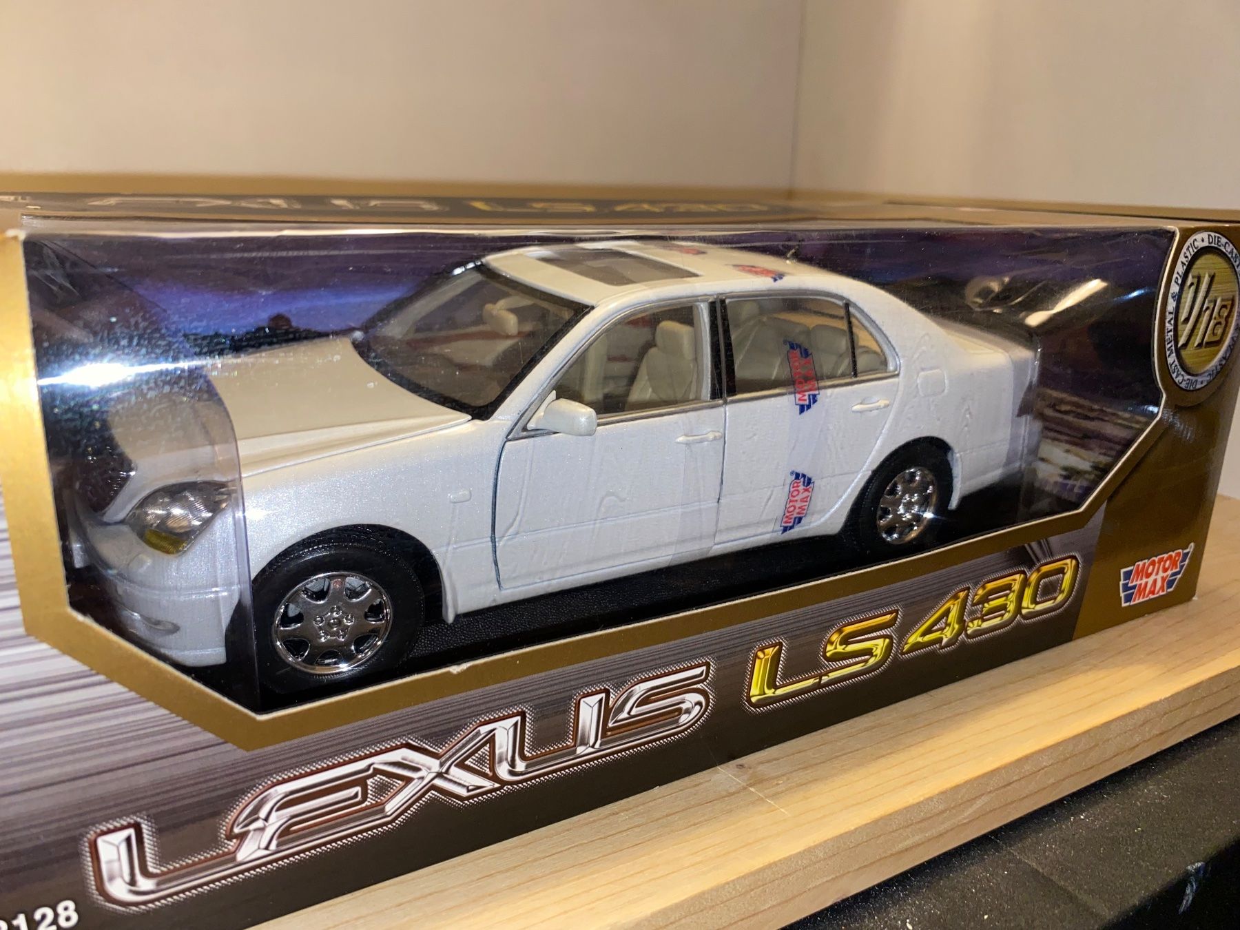 Lexus Modellini d'auto: Lexus LS430 1/18 seltenes Modell – Nuovo (secondo la descrizione) da Wohlen AG venduto da PrivatSammlung