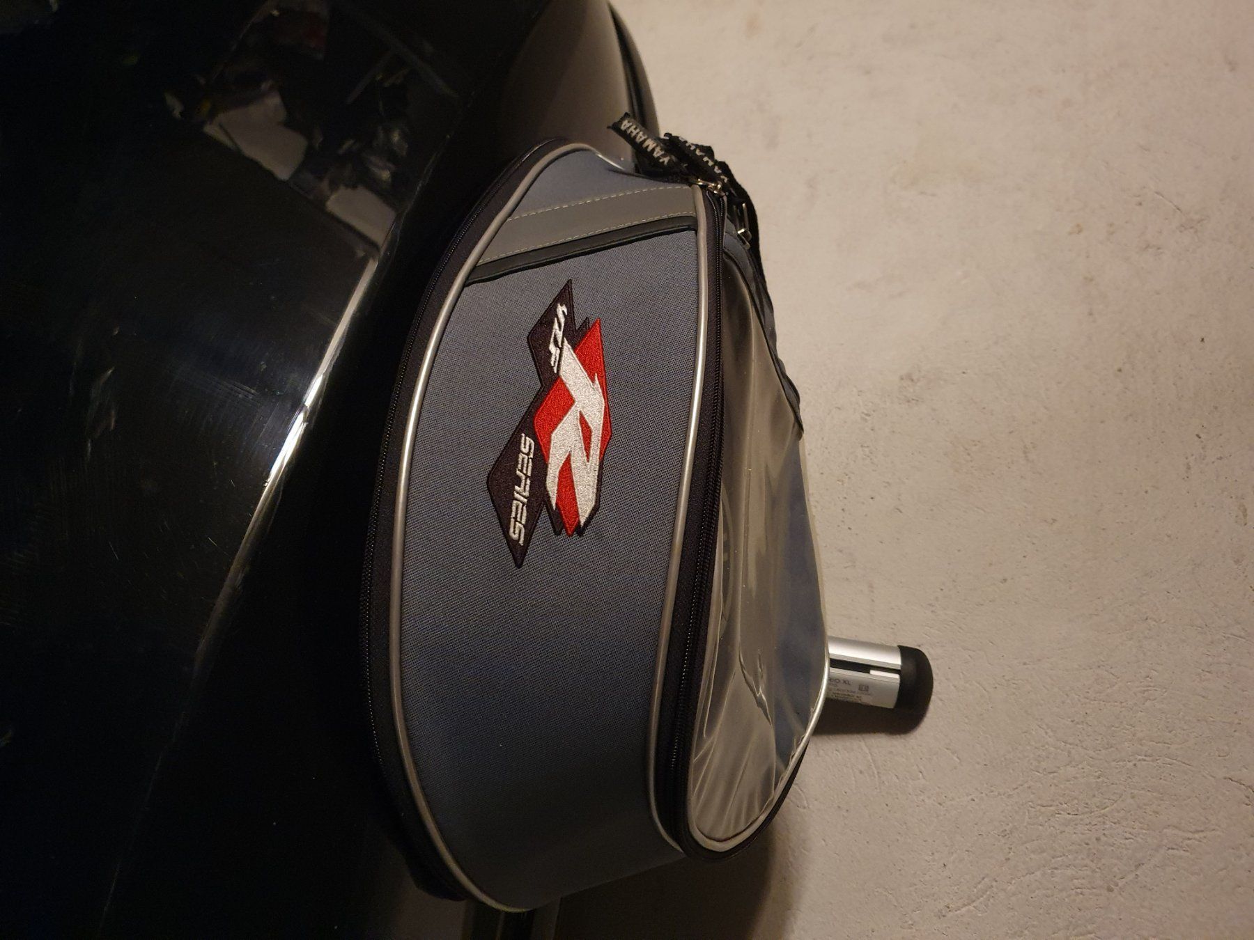 Yamaha Alle Motorradersatzteile: Yamaha R1 YZF Tankrucksack Original – Gebraucht aus Arlesheim von Bmw3204 3