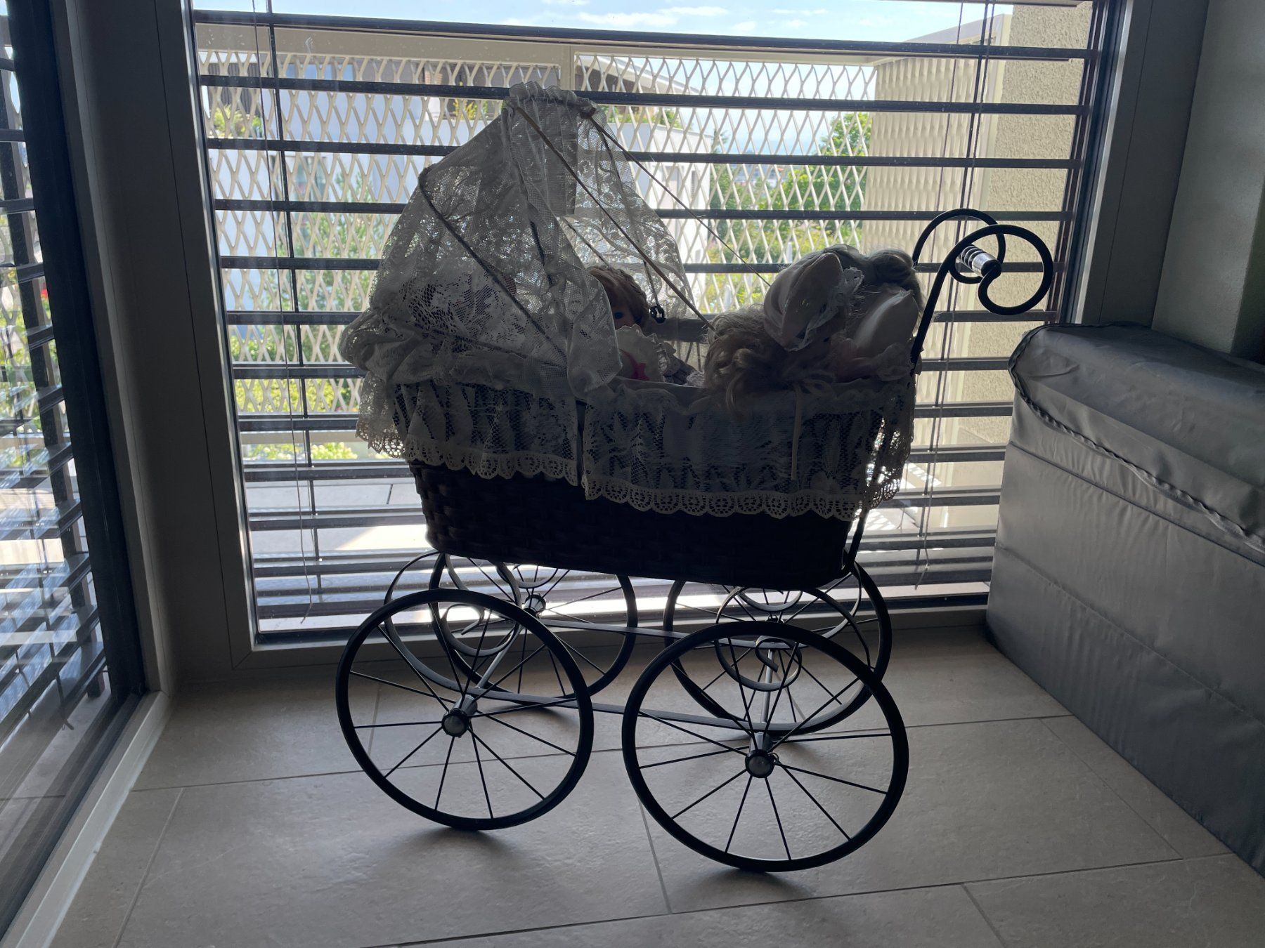 Voitures de poupées: Puppenwagen – D'occasion à Zürich par Yaris1
