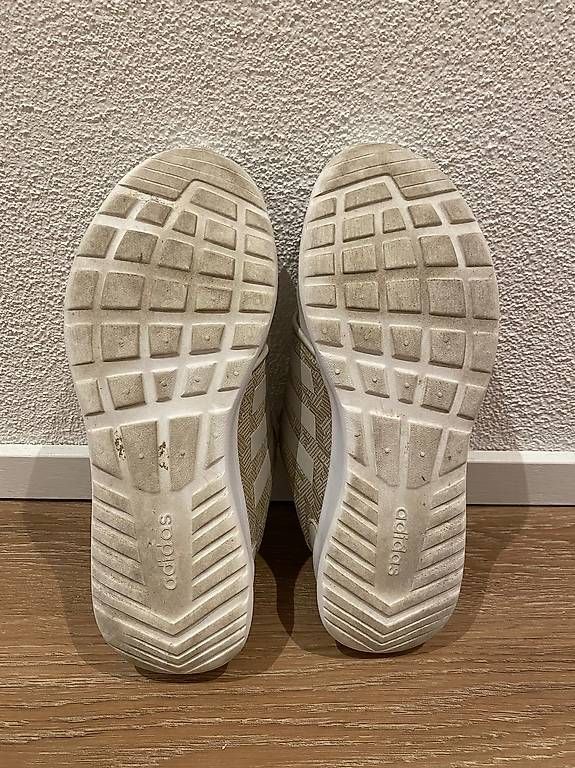 Adidas Scarpe da donna: Adidas Cloudfoam Sneaker Gr. 38 beige/weiss. – Usato da Dachsen venduto da Jay_3 2