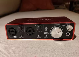 Focusrite Scarlett 2i2  USB Audio Interface