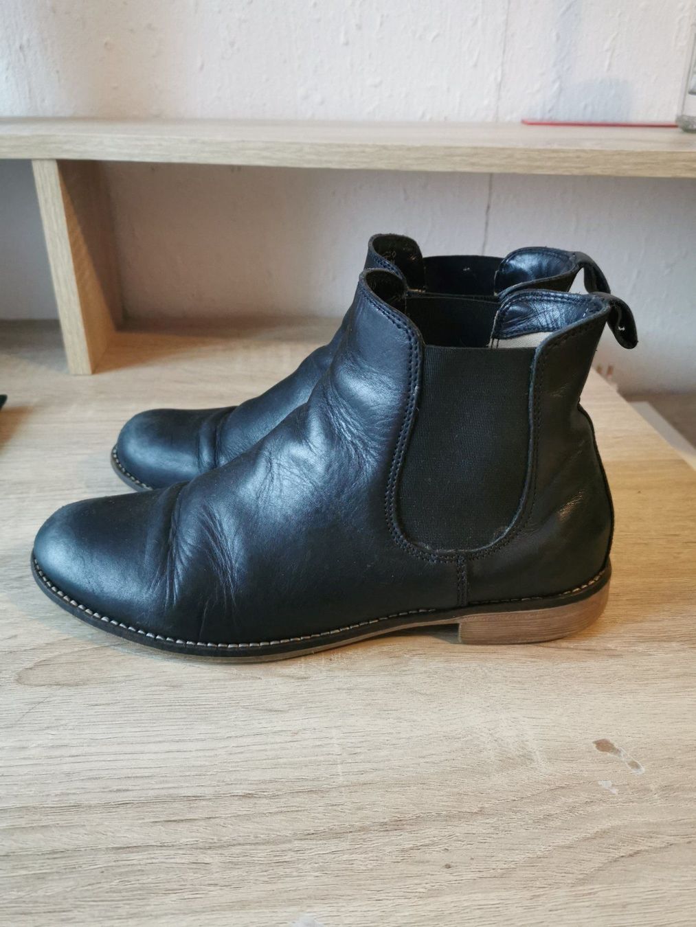Scarpe da donna: Schwarze Stiefelleten Grösse 36 – Usato da Unterägeri venduto da Fiobi