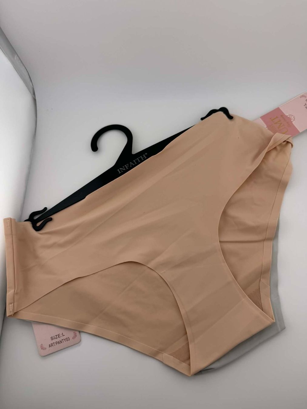 Sonstige Unterwäsche: 2er Set Damen Slips Seamless Unsichtbar  Neu M – Neu und originalverpackt aus Riehen von ann_76jw 6