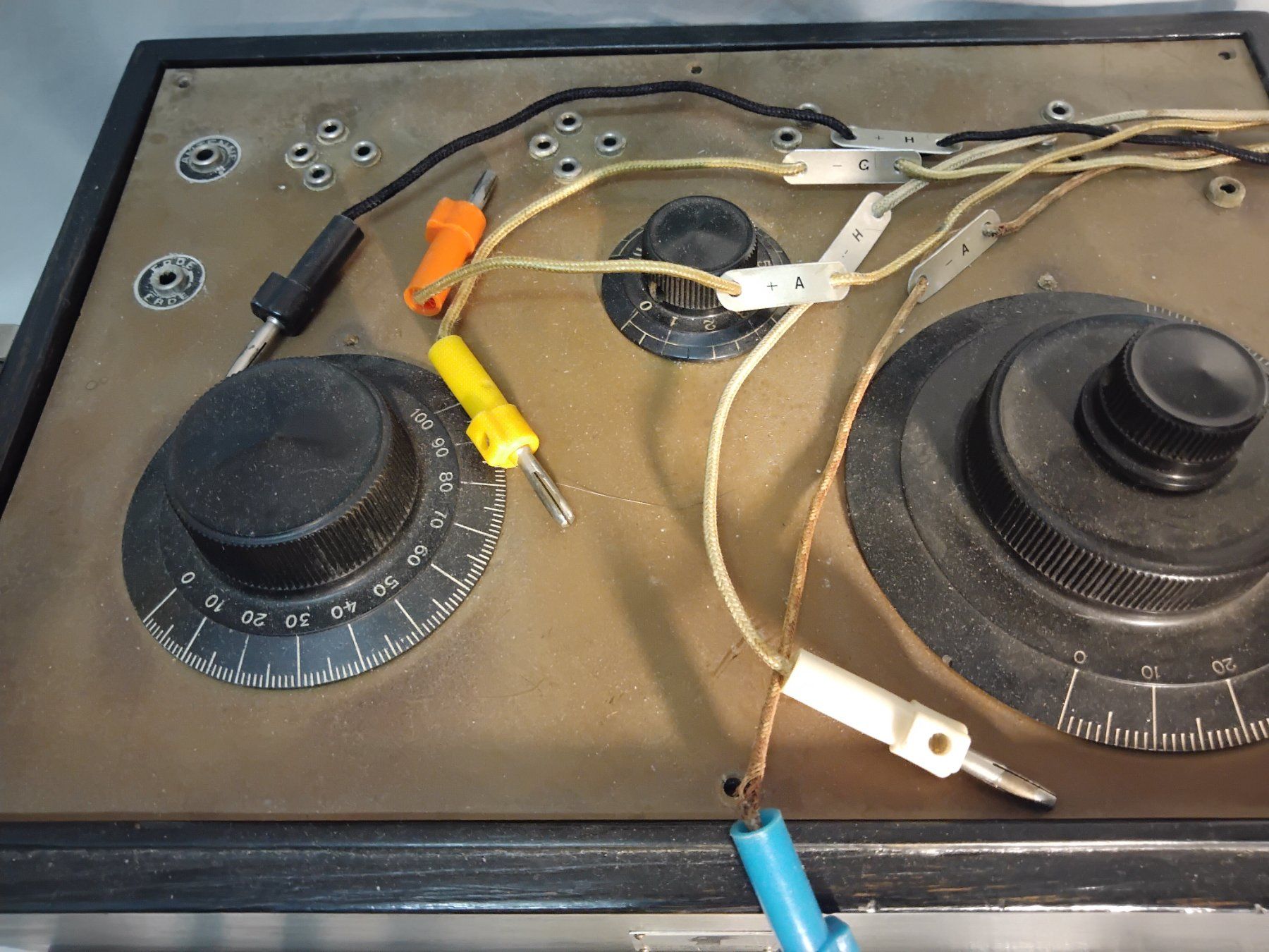 Radios: VOX Voxhaus Berlin – Défectueux à Nuglar par lampa-radio 7