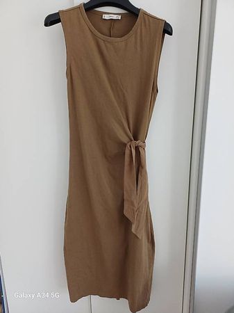 Kleid mit Schleifendetail von Mango