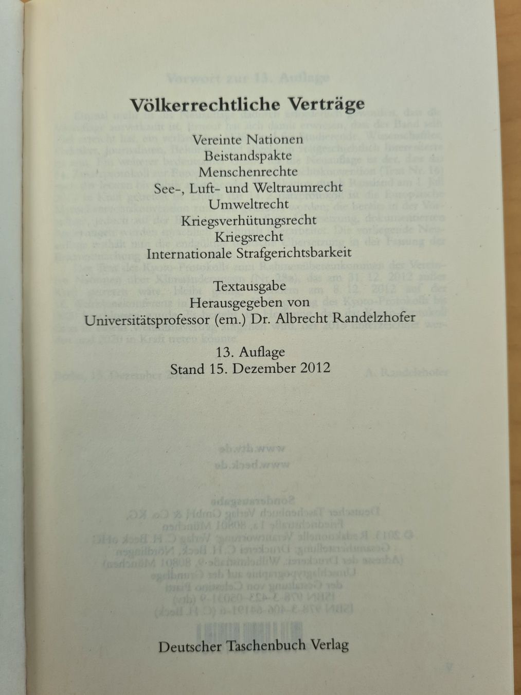 Libri: Völkerrechtliche Verträge – Usato da Oberwil BL venduto da Spieltopia 1