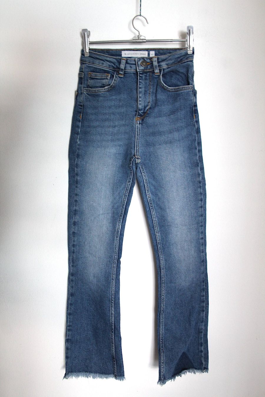Jeans: Crop Flare Pants Jeans , Sitz 24 , – Usato da Locarno venduto da madame-tus-sauds 2