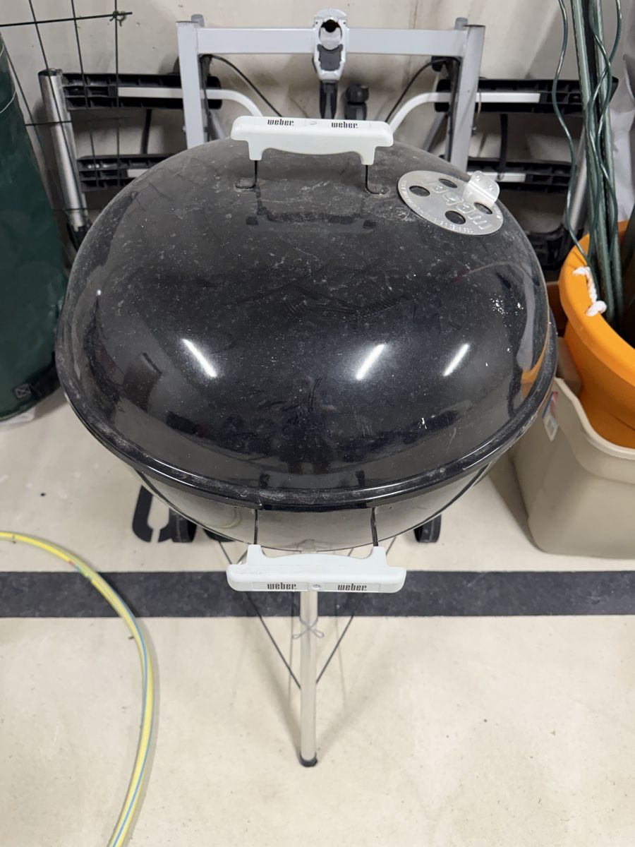 Grils: Weber Classic Holzkohle Grill – D'occasion à Basel par chr_9yft