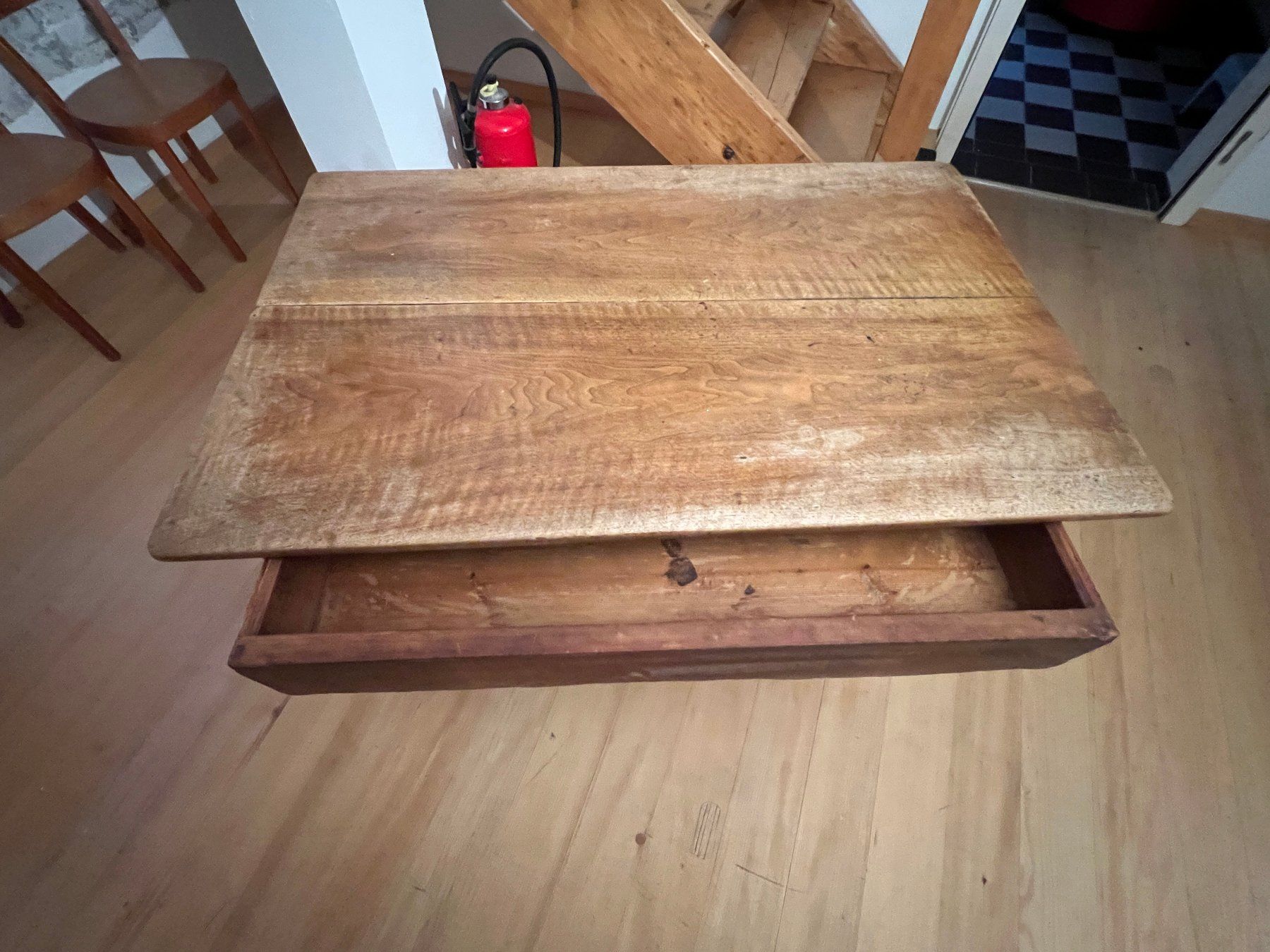 Tische: Nussbaumtisch – Gebraucht aus Arbon von Hubert77 1