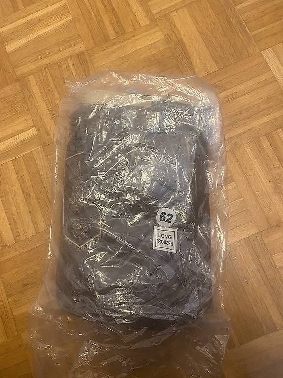 Pantaloni: Trachten Lederhosen – Usato da Dozwil venduto da Taucher88 3