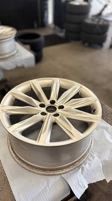 Audi Cerchioni: A7 Felgen – Usato da Wimmis venduto da TheCarnet