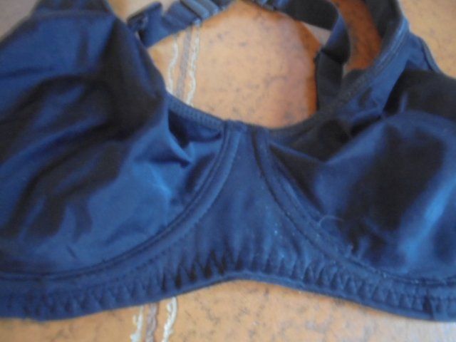 Sonstige Unterwäsche: BH Schwarz Gr. 90C NEU – Neu (gemäss Beschreibung) aus Hinwil von Glasperlen 2