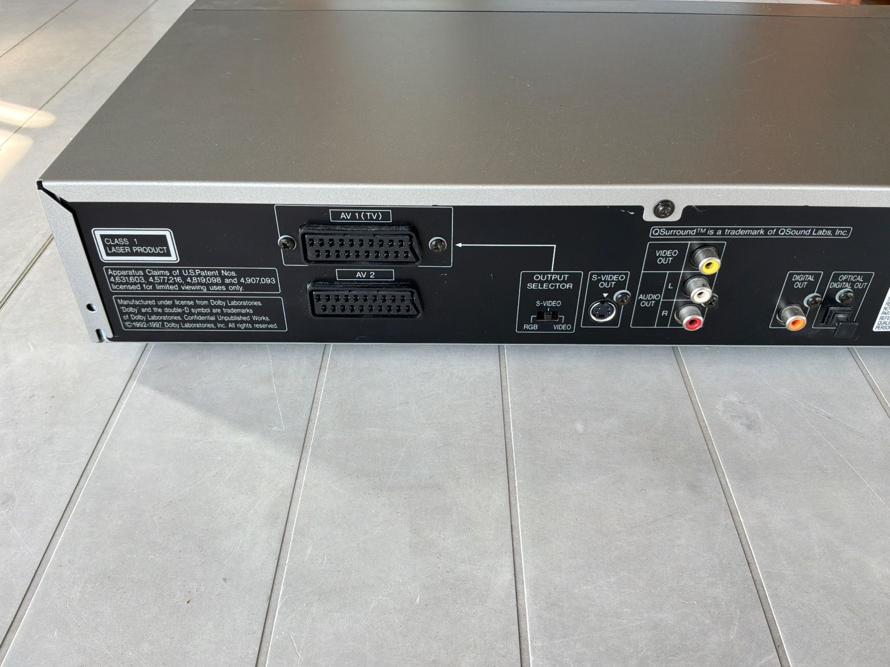 Sharp Audio- & Mediensysteme: Sharp DV-720 DVD Player – Gebraucht aus Massagno von mar_k9xb 2