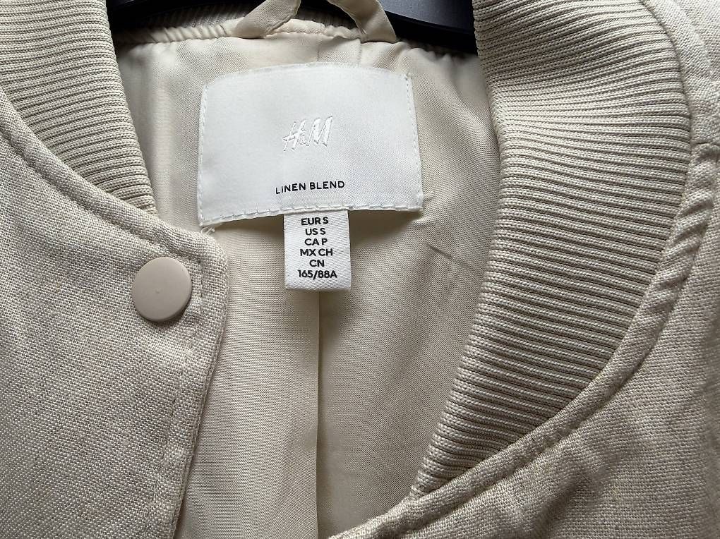 Jacken: H&M LINEN BLEND BOMBERJACKE – Gebraucht aus Märstetten von sha_9p7c 2