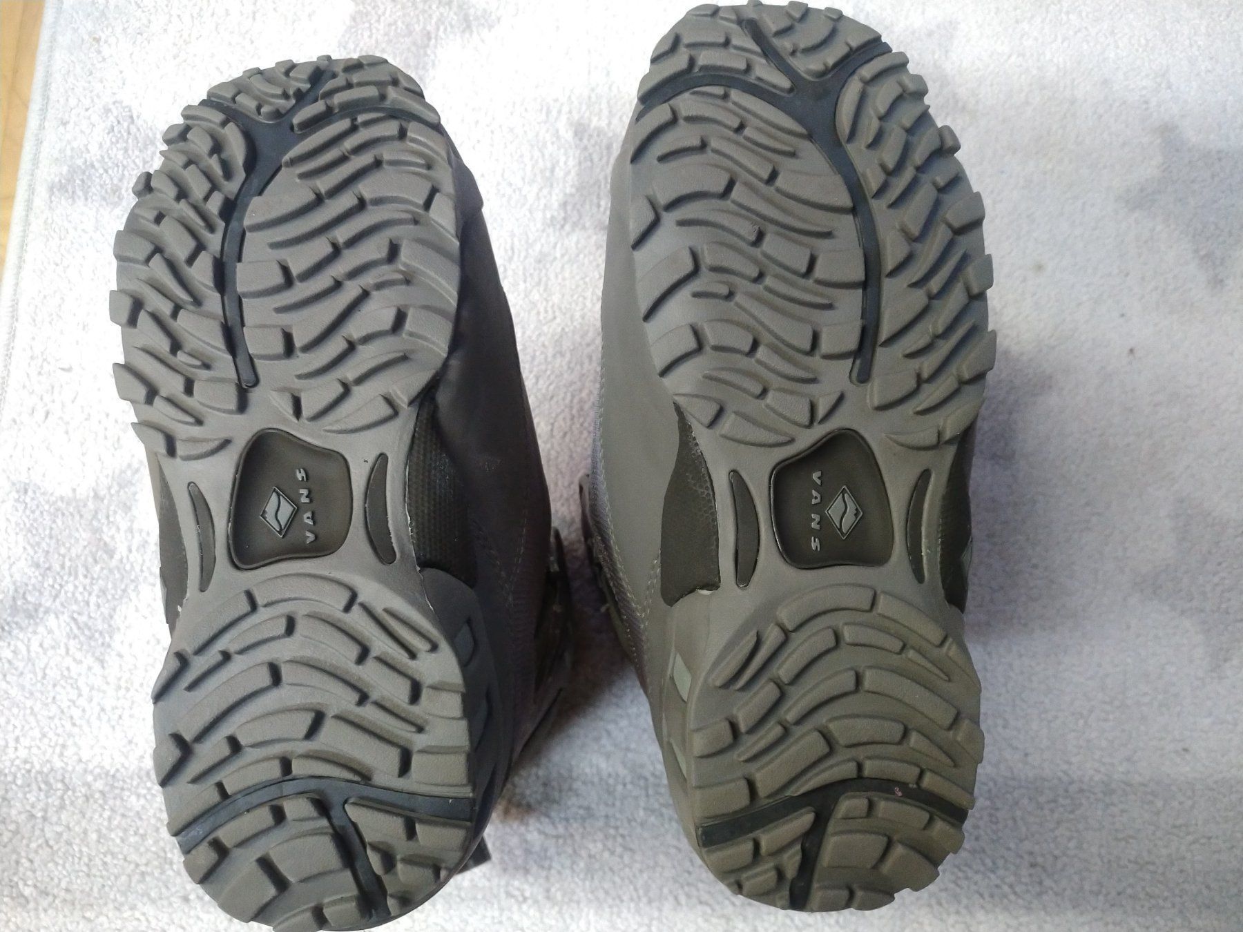 Vans Scarpe da uomo: Neue Vans Snowboardschuhe Omni Boa – Nuovo (secondo la descrizione) da Dierikon venduto da tasticfantastic 2