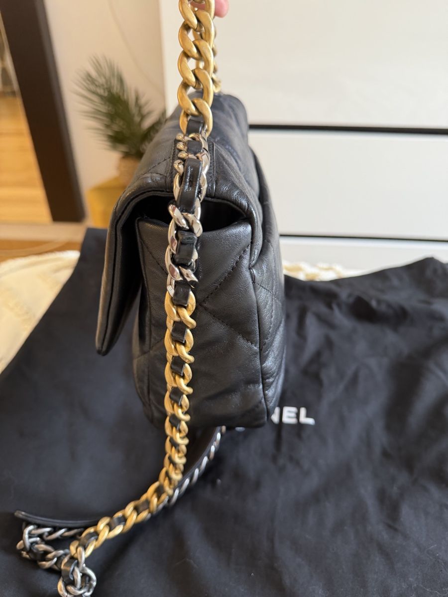Chanel Altro in  Abbigliamento & Accessori: Chanel 19 small noir  – Usato da Bussigny venduto da tmu_8p2m 6