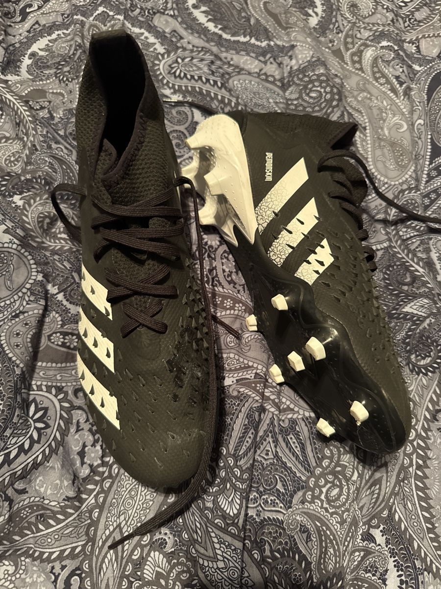 Adidas Scarpe da uomo: Fussballschuhe Adidas Gr. 42 – Usato da Kriens venduto da Lupina13