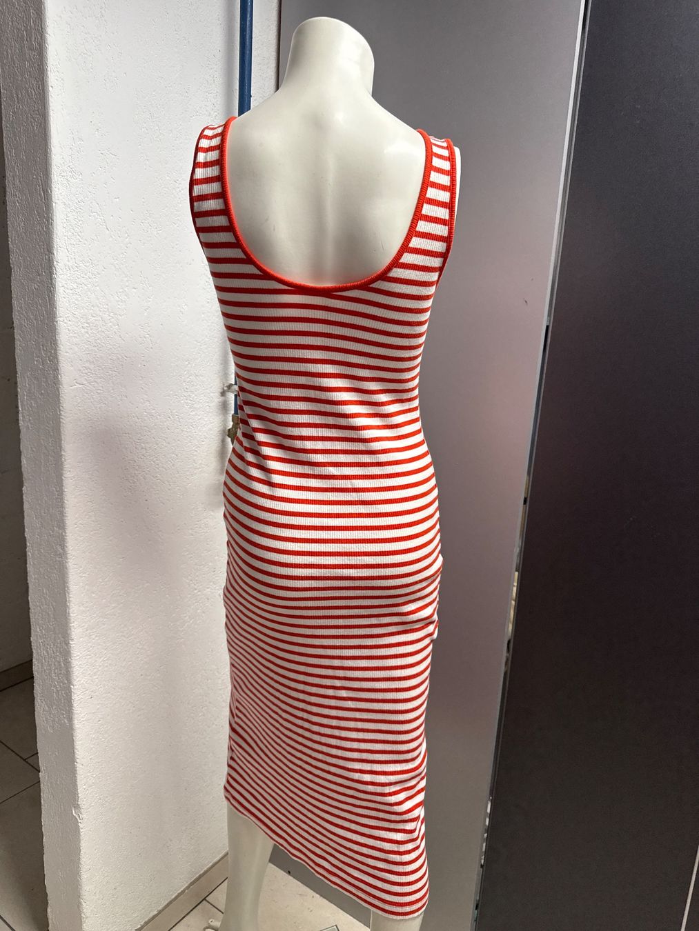 H&M Robes: KLEID H&M gr XS – D'occasion à Birr par WalkyriaM 1