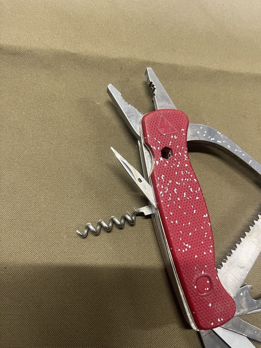 Taschenmesser: Grosses Multitool, gebraucht. – Gebraucht aus Würenlos von KLG_3TBs 1