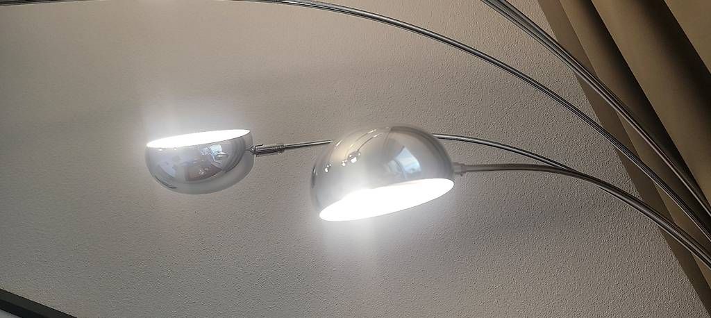 Lampade: Hochwertige Stehlampe – Usato da Remetschwil venduto da Smitt