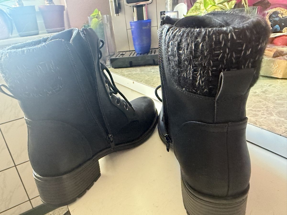Scarpe da donna: Schwarze Stiefeletten neu – Nuovo (secondo la descrizione) da Witterswil venduto da gsc_z6ts 1