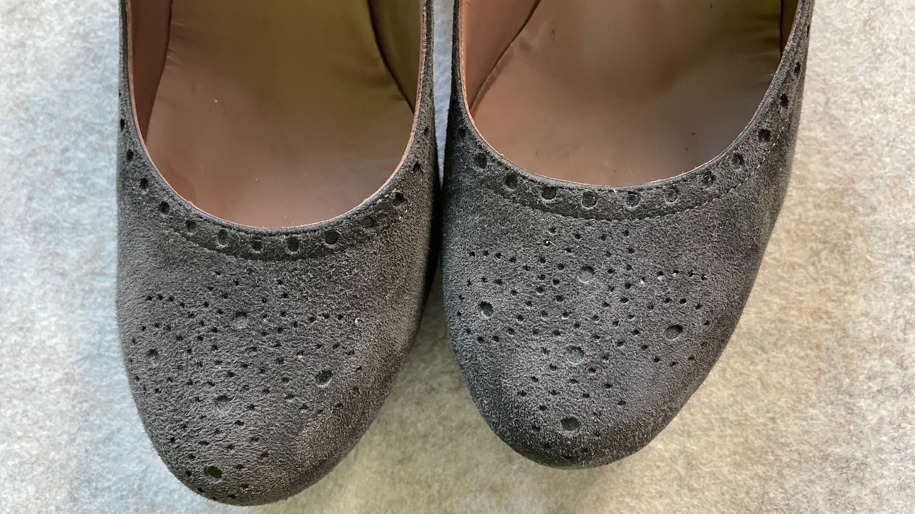 Scarpe da donna: Pumps Wildleder grau Les Venues Gr. 39 – Usato da Birsfelden venduto da Nic21 1
