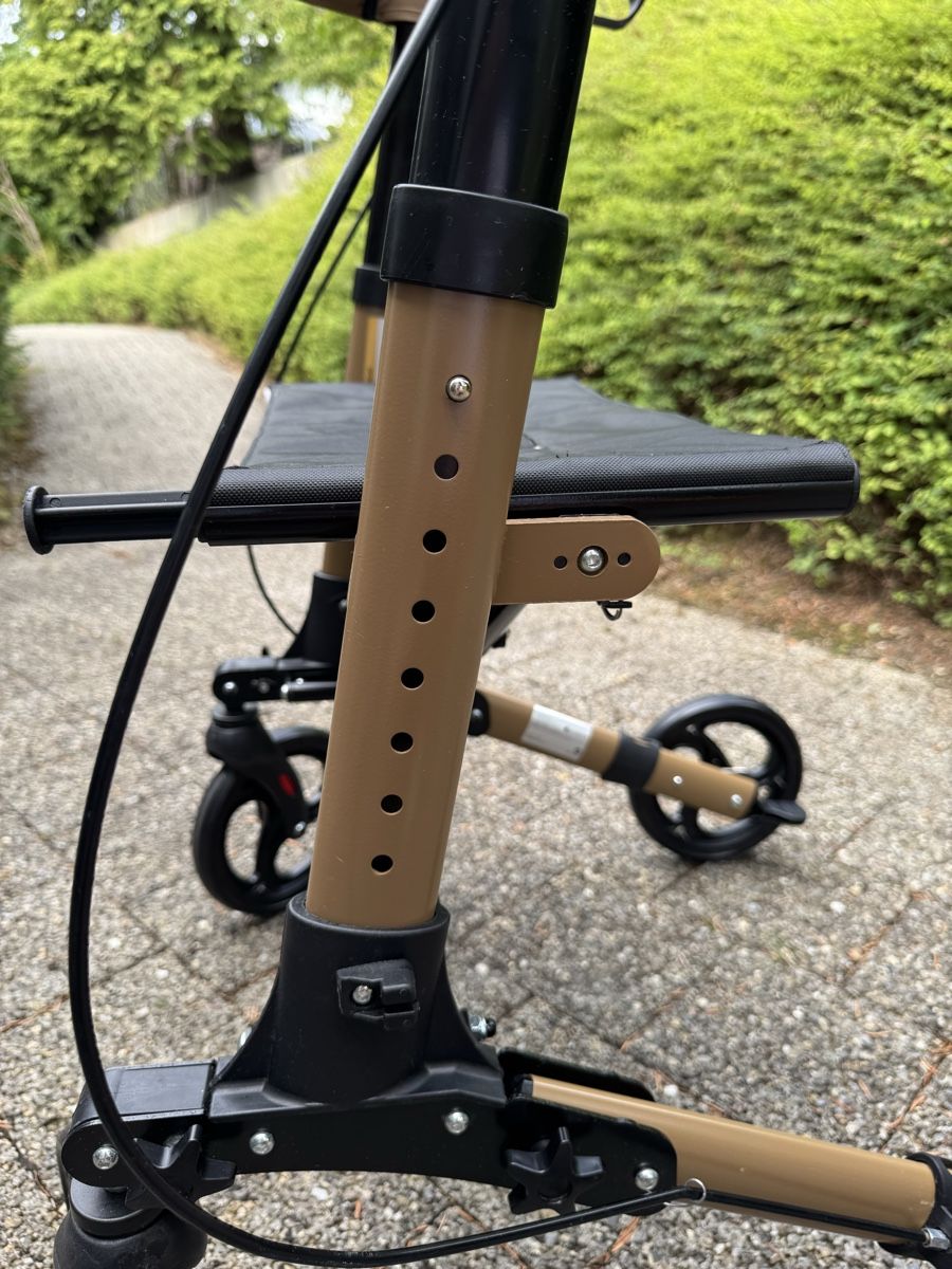 Gehhilfen: Rollator Juskys Vital beige – Gebraucht aus Männedorf von deal4deal 4