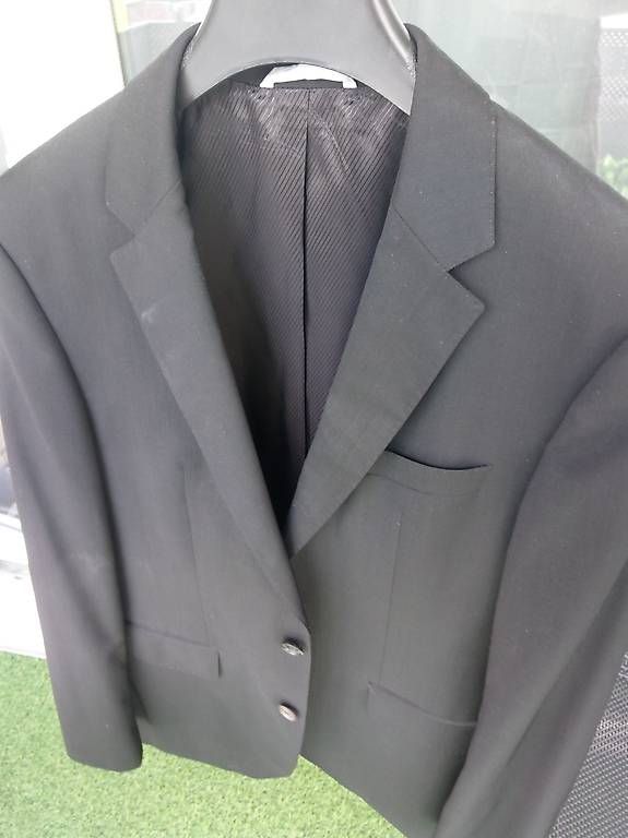Hugo Boss Anzüge: Hugo Boss Jacket schwarz gr46 – Gebraucht aus Seuzach von Shhfalfa