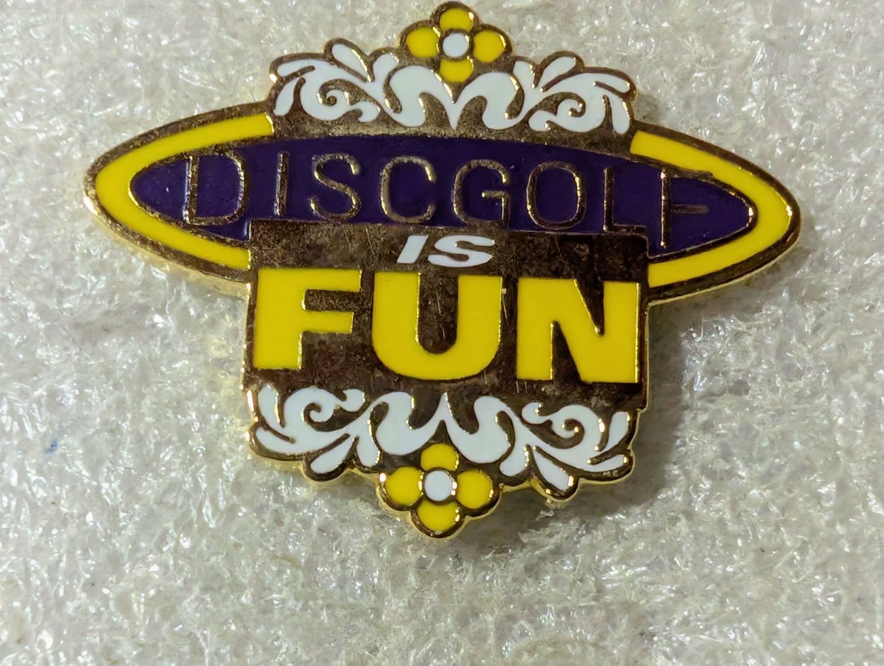 Placchette & Badge: Ansteckpin 114: Discgold is Fun – Usato da Oppligen venduto da Pin-Fall-Shop