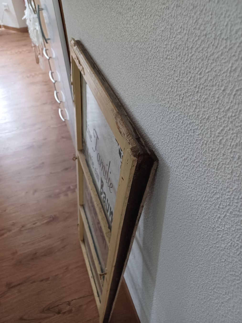 Tutte le decorazioni: Altes Fenster mit Spruch  – Usato da Hasle LU venduto da Bob86 1