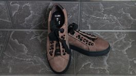 Sneaker & Sportschuhe Gr. 38