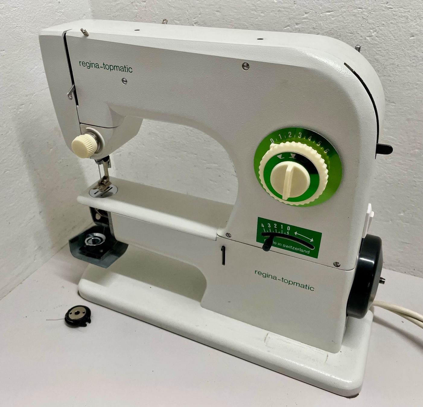 Bernina Macchine da cucire: Satrap Regina Topmatic Nähmaschine – Usato da Niederdorf venduto da LeptonAG