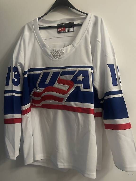Canottiere & Pantaloni: Orginal Autograph Johnny Gaudreau Jersey – Usato da Effretikon venduto da PrimeTimeB