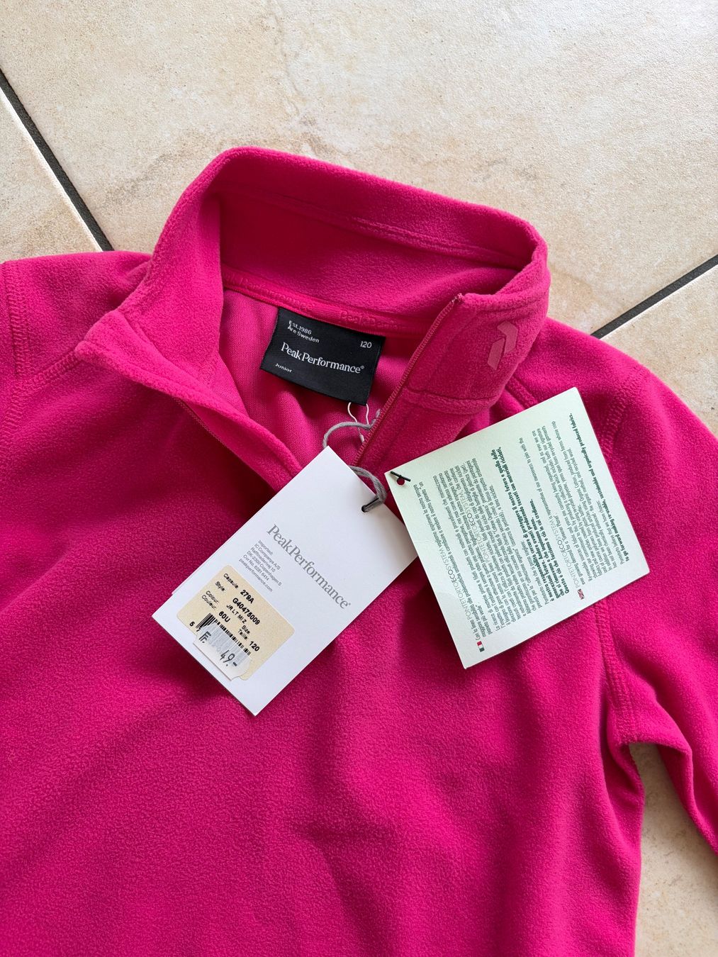 Peak Performance Pulls et sweat-shirts: Peak Performance Mädchen Fleecepullover 120cm und Kappe NEU – D'occasion à Brüttisellen par Fabiii.st 3