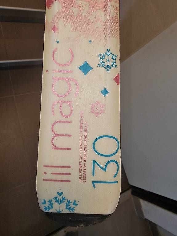 Skis: Ski enfant 130cm – Gebraucht aus Corcelles-près-Concise von Popa999 1