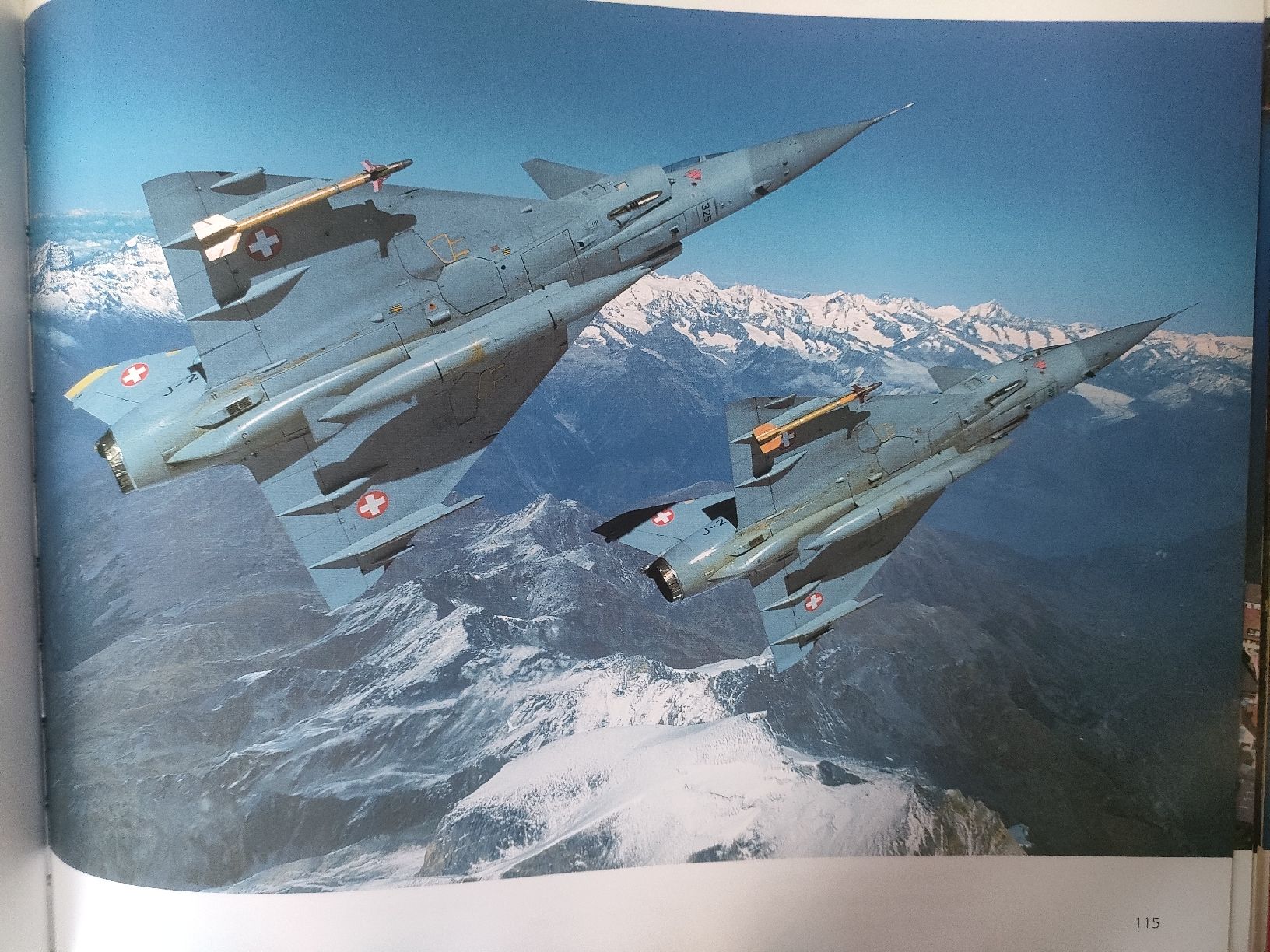 Libri: Schweizer Armee Militär Buch, Luftwaffe – Usato da Schwanden Sigrisw venduto da pho_2mc9 8