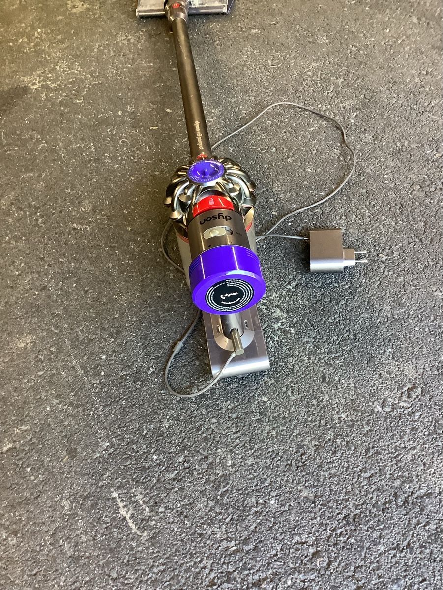 Dyson Aspirapolveri & Accessori: Aspirateur Dyson – Difettoso da Chernex venduto da Paul096 5
