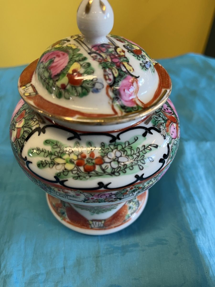 Zuckerdosen: Chinesische Rose Mandarin Zuckerdose mit Deckel antik – Gebraucht aus Strengelbach von RaenAntikDesign