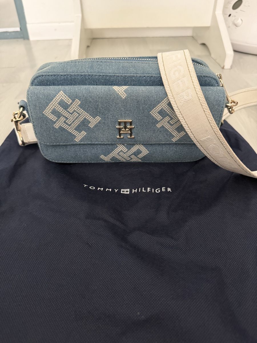 Tommy Hilfiger Sacs femmes: Tommy Hilfiger Tasche – Neuf (Voir description) à Luzern par mou_k6dh