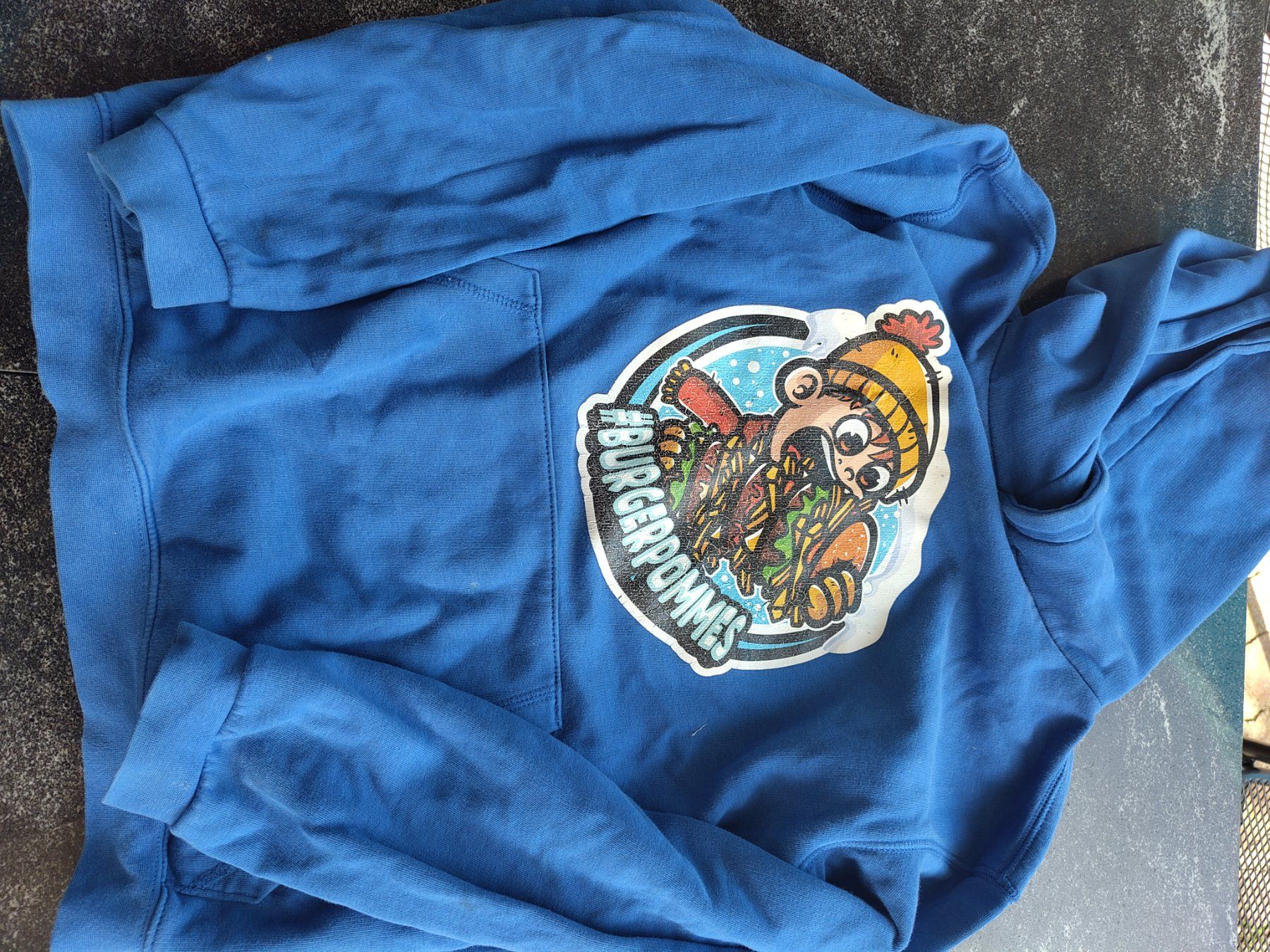 Pulls et sweat-shirts: Burger Pommes Pullover Blau Grösse 152 Winter – D'occasion à Leuggern par Pummi19