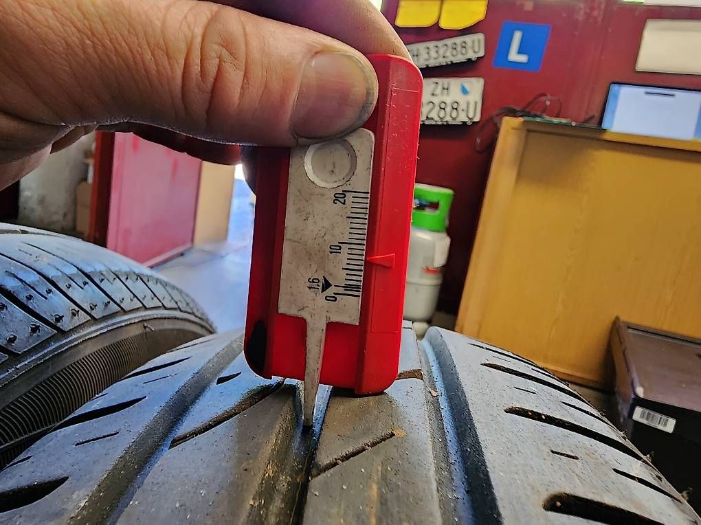 Pneumatici & Ruote complete: 155/65R14 Neuwertig!!!!!! – Usato da Fehraltorf venduto da Werkstatt85 3