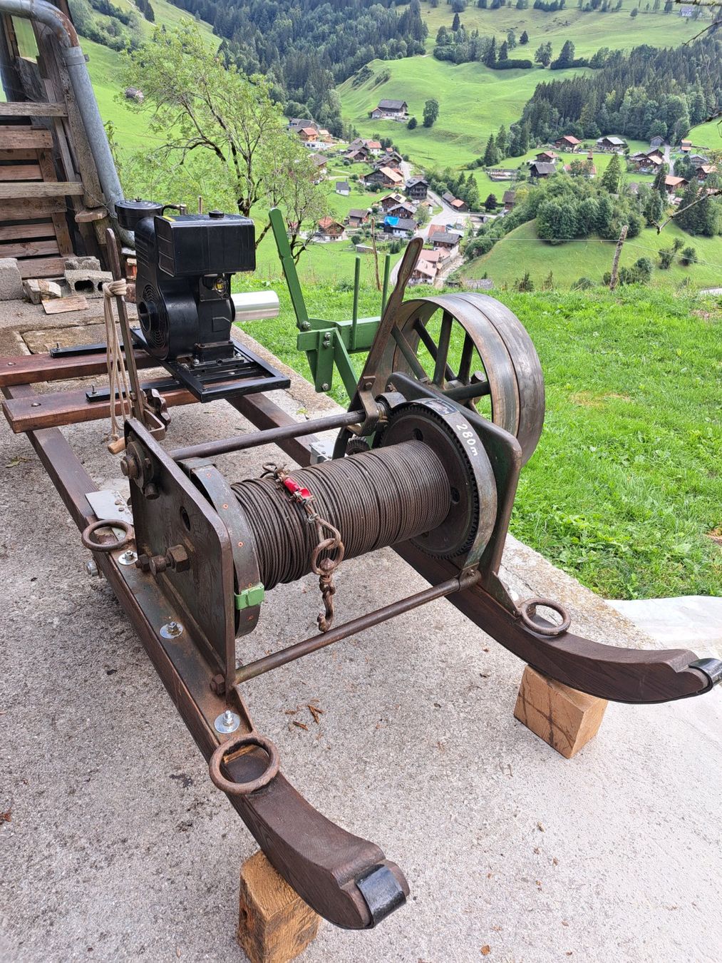 Sonstiges zum Lager & Transport: Schlittenseilwinde – Gebraucht aus Charmey (Gruyère) von Balinea
