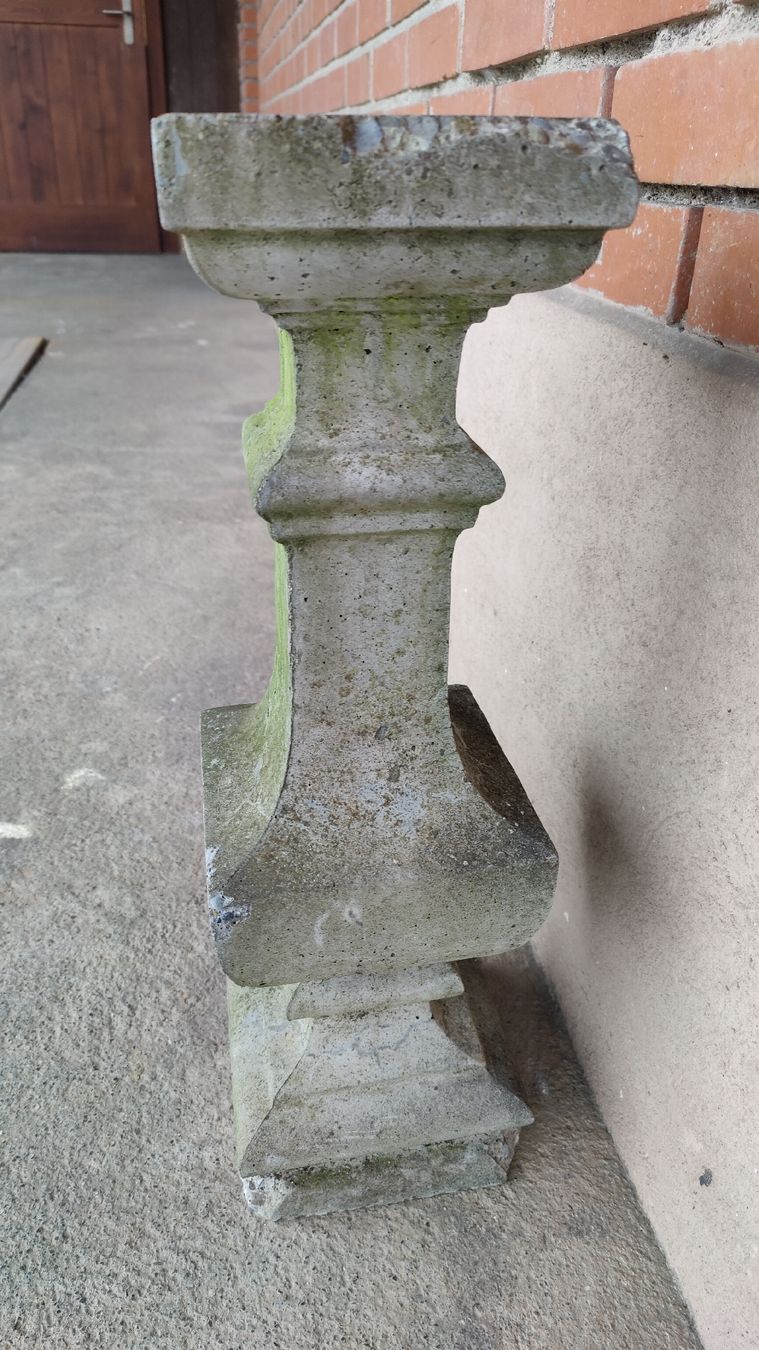 Altro in Decorazioni & Accessori: Sockel für Blumen oder Statue, Steinguss (LG) – Usato da Neuenhof venduto da bro_9zsg 2