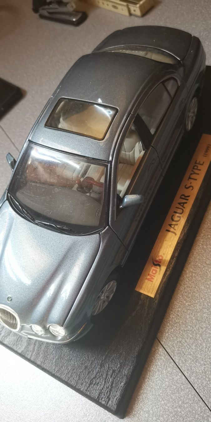 Jaguar Modellini d'auto: JAGUAR, Modelle, 10 Stück – Usato da Hausen AG venduto da inf_c5y7 1