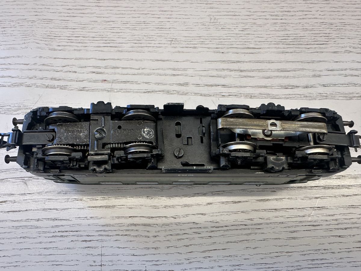 Märklin Modellini di ferrovie: Märklin 3037 DB BR 141 – Usato da Lupsingen venduto da New-Haven 5
