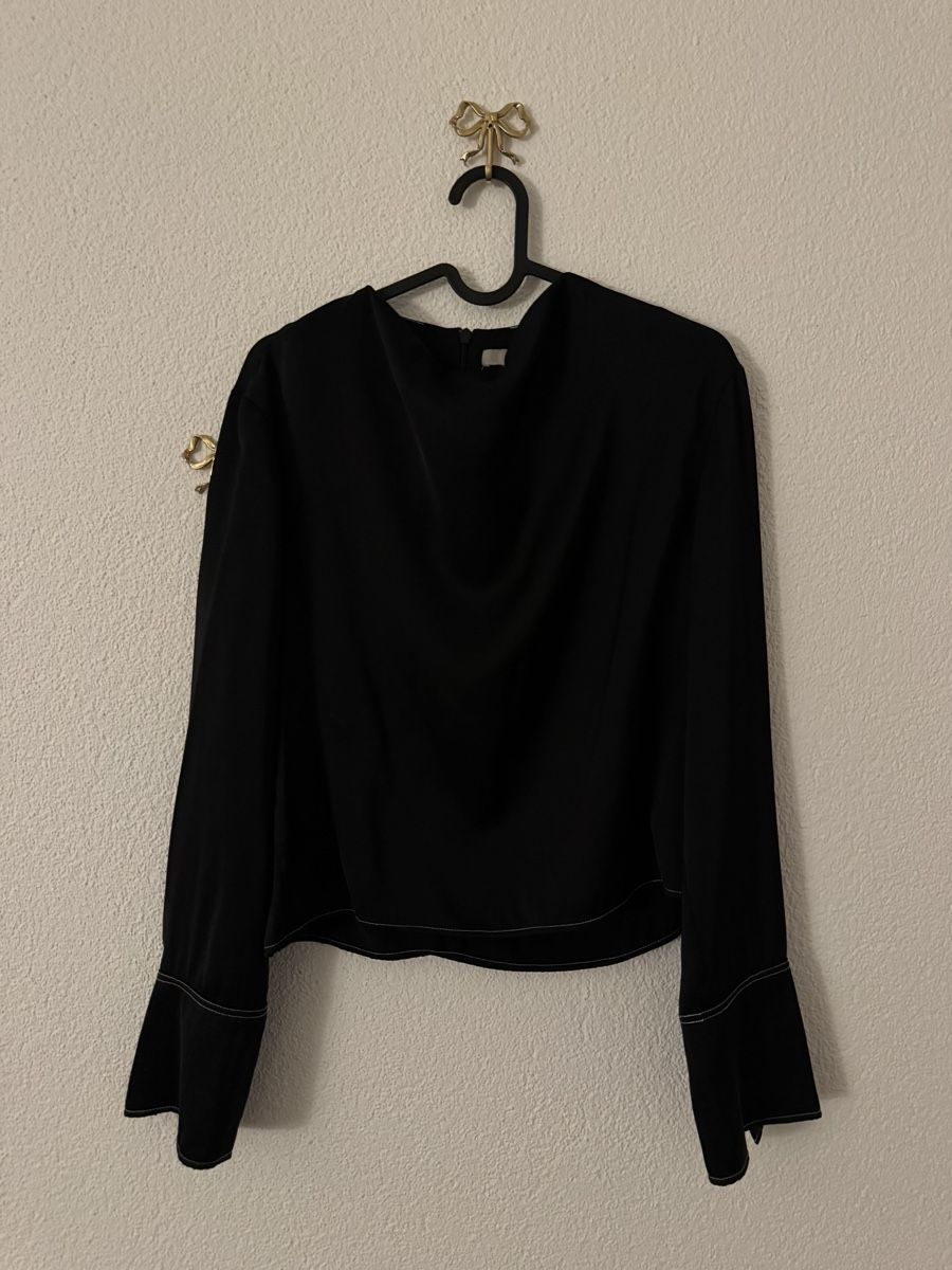 H&M Blusen: Bluse  – Gebraucht aus Effretikon von ajl_rwt5