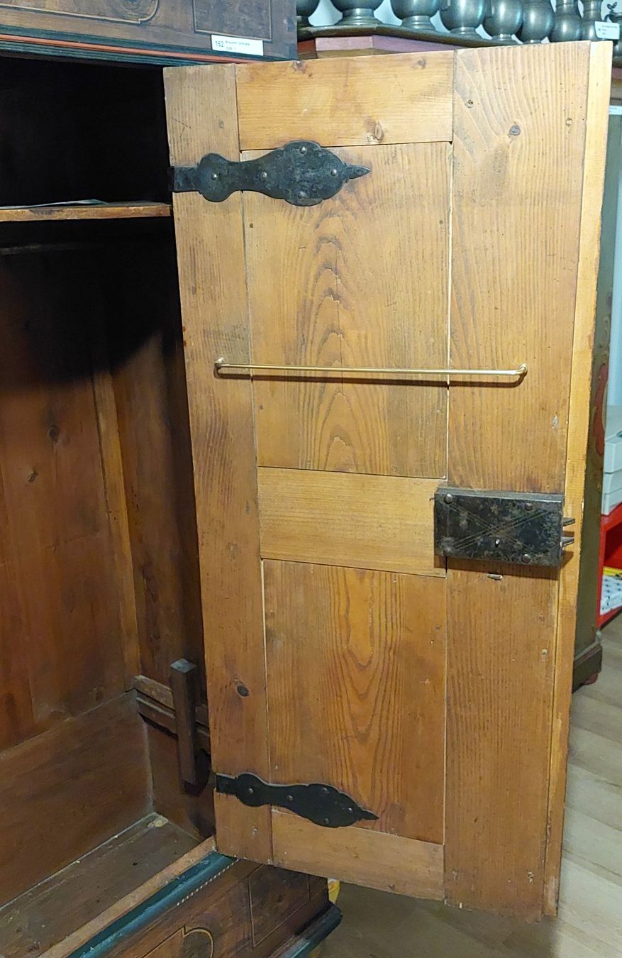 Schränke: Antike Schrank 2 Türig – Gebraucht aus Uhwiesen von fel_5ghs 1