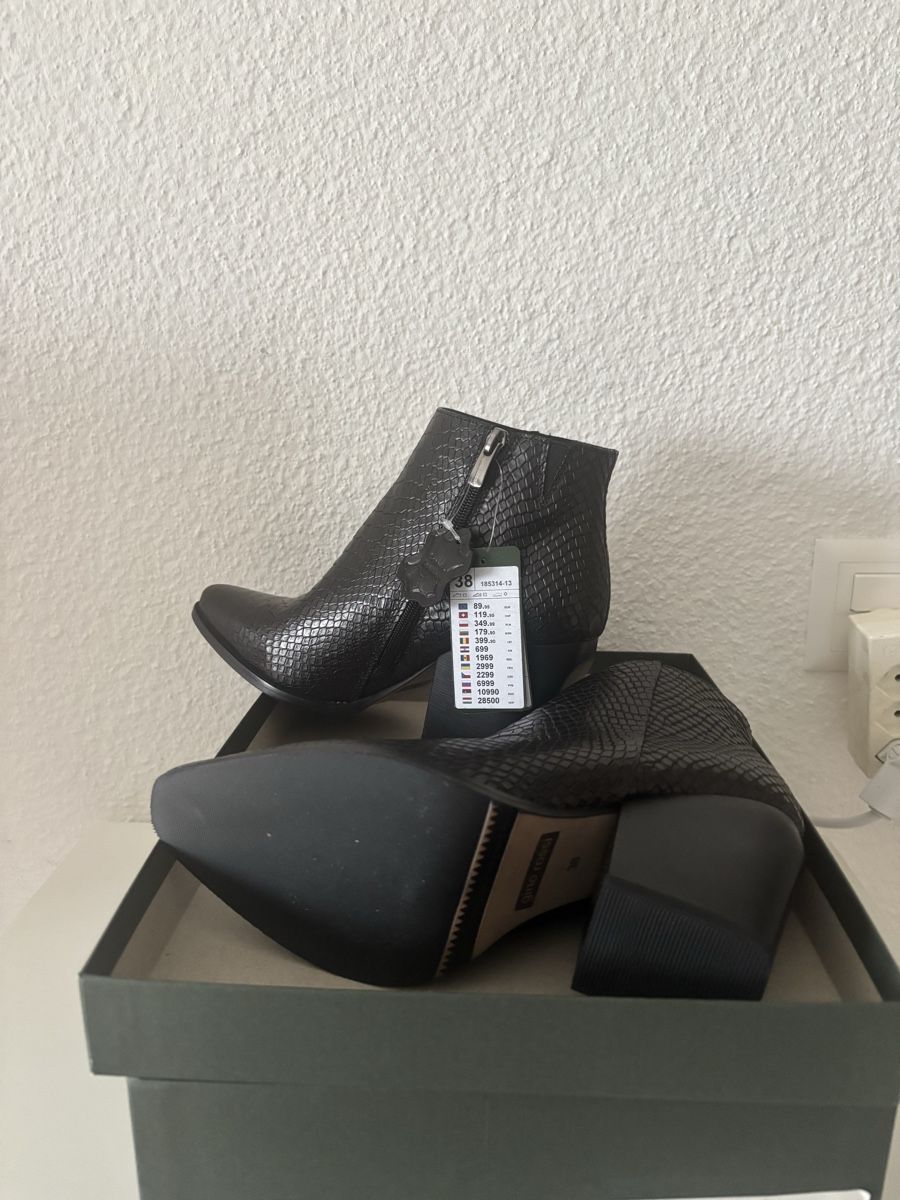 Chaussures femmes: Bottine cuir  – Neuf avec emballage d'origine à Yverdon-les-Bains par annefu 2