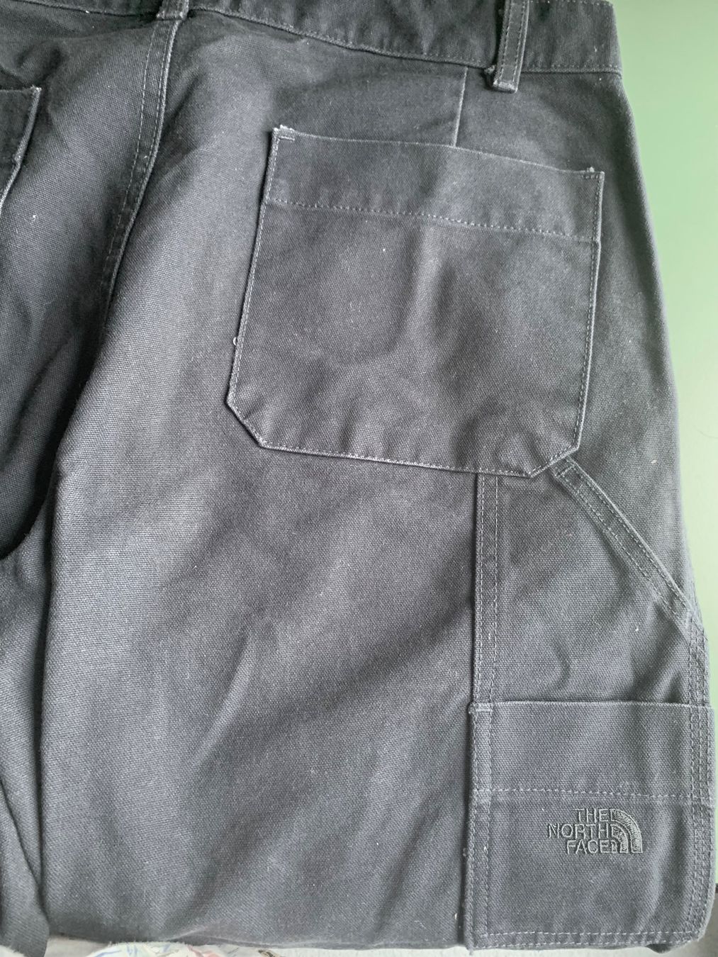 North Face Pantaloni: The North Face Cargo-Hose Gr.42, dunkelblau – Usato da Wiesendangen venduto da Babalegi 2